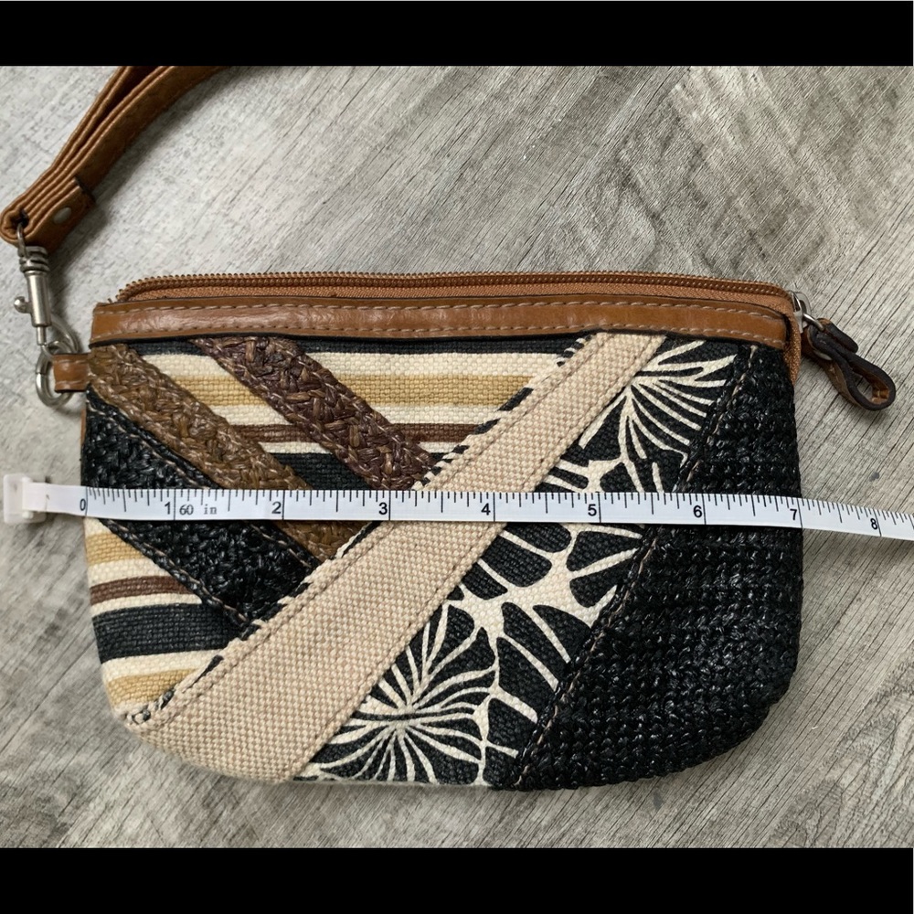 Relic Wristlet - Picture 10 of 11